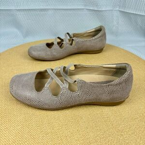 Earthies | Women’s Clare Ginger Cross Strap Pebbled Leather Ballet Flats| Size 7